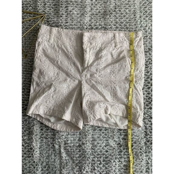 Torrid White Eyelet Shorts Size 10 Mid Length - Picture 4 of 7